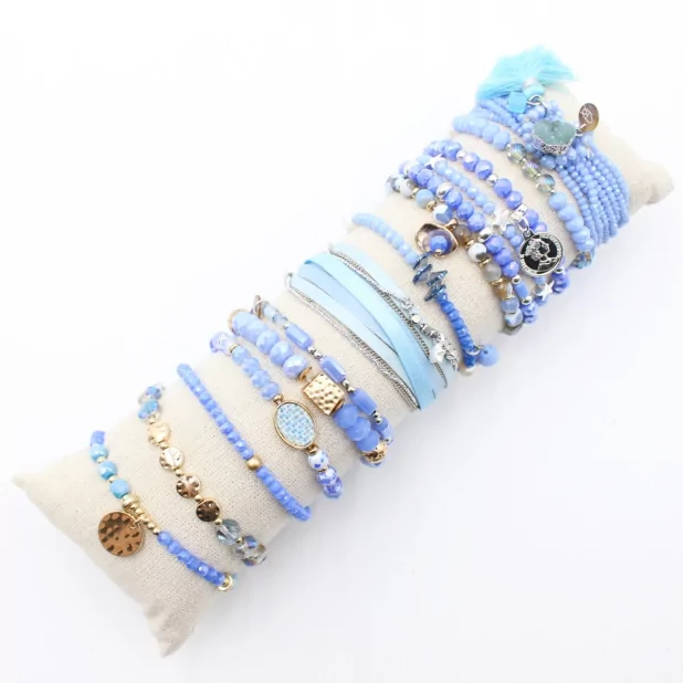 Pack de 12 bracelets perles et pampilles
