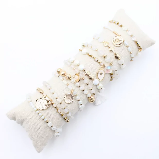 Pack de 12 bracelets perles et pampilles