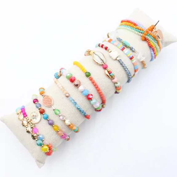 Pack de 12 bracelets perles et pampilles
