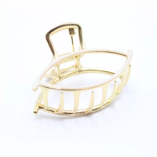 Pince avec émail coloré