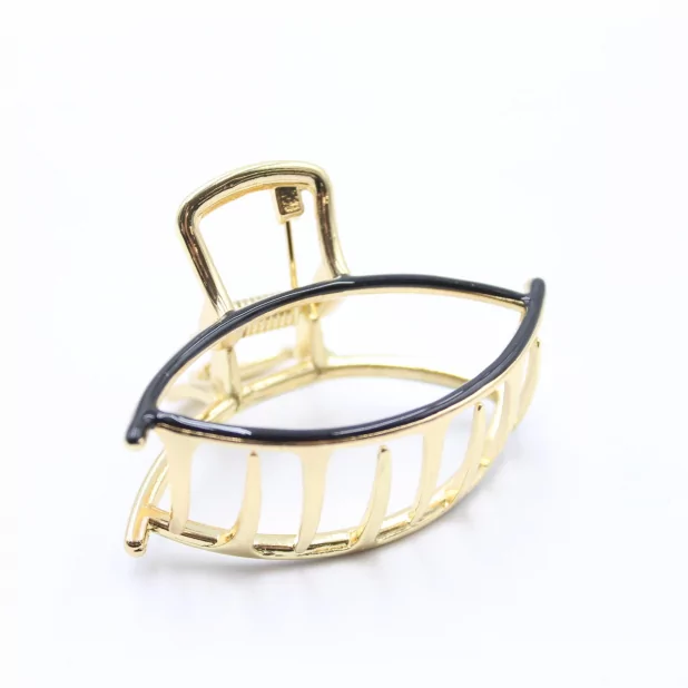 Pince avec émail coloré