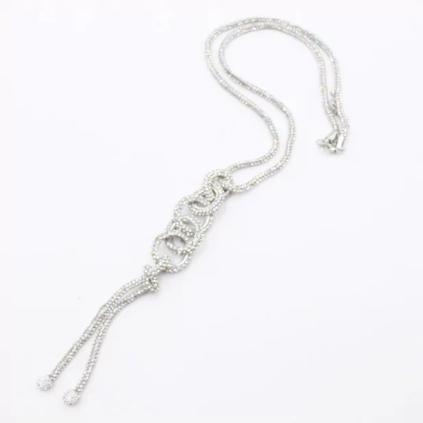 Sautoir en strass tendance fête