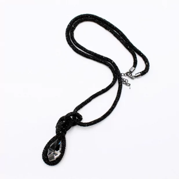 Sautoir en strass tendance fête avec cabochon