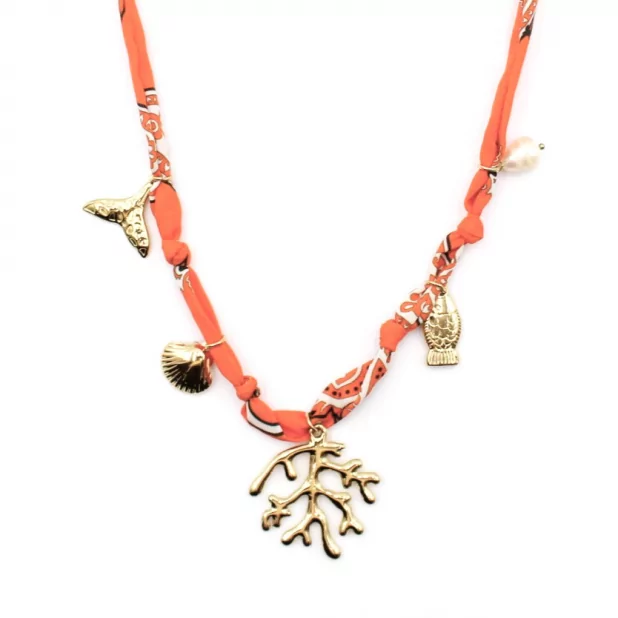 Collier tissus avec pampilles en acier