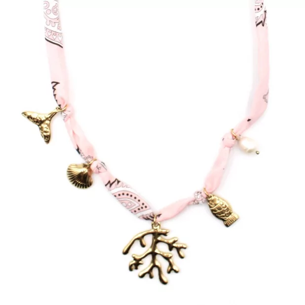 Collier tissus avec pampilles en acier