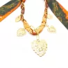 Collier foulard breloques dorées