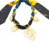 Collier foulard breloques dorées