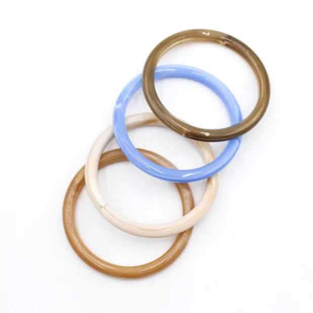 Joncs résines multicolores