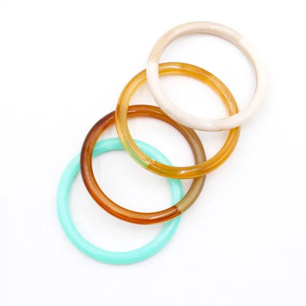 Joncs résines multicolores