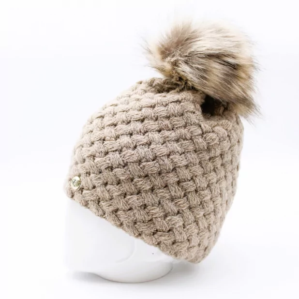 bonnet avec pompon synthétique