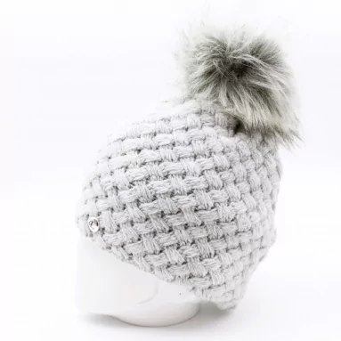 bonnet avec pompon synthétique