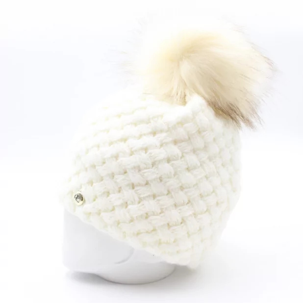 bonnet avec pompon synthétique