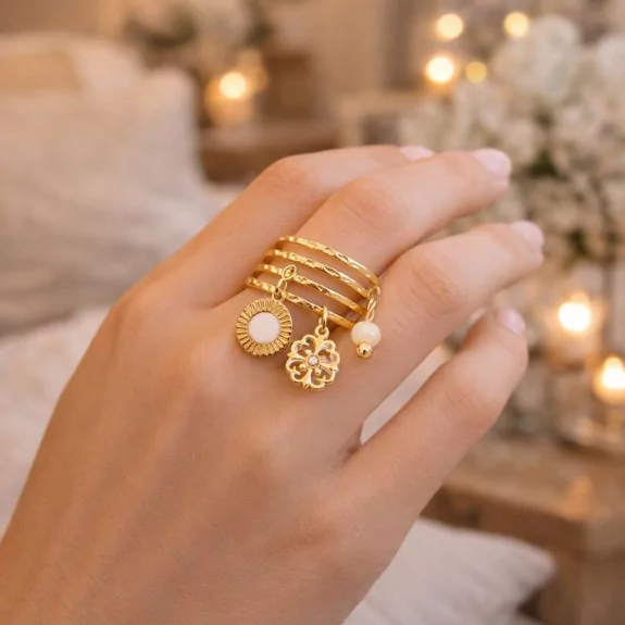 Bague acier avec pendentifs trèfles