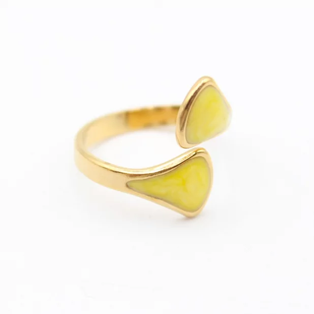 Bague tendance dorée en acier