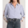 Chemisier femme à rayures avec manches brodées