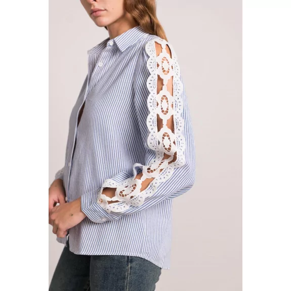 Chemisier femme à rayures avec manches brodées