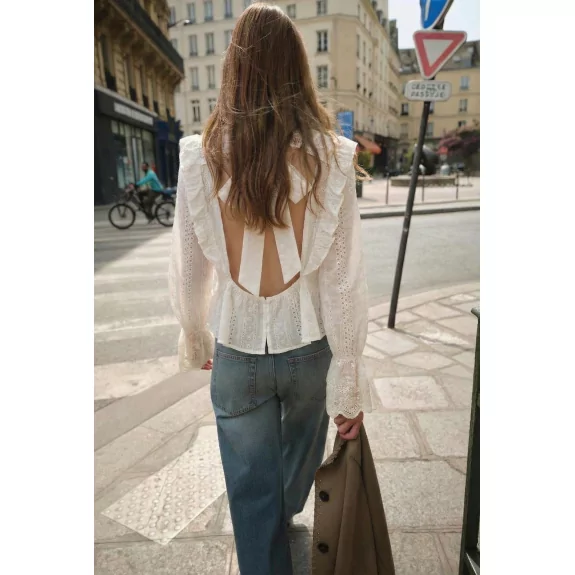 Blouse femme en dentelle avec dos ouvert