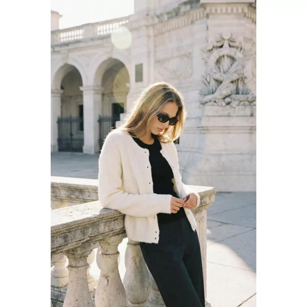 Gilet femme boutonné en maille douce