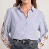 Chemisier femme à rayures avec manches brodées