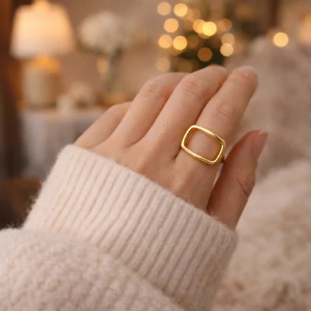 Bague dorée rectangle ovale