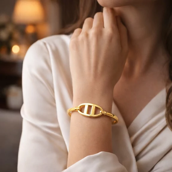 Manchette acier tendance luxe