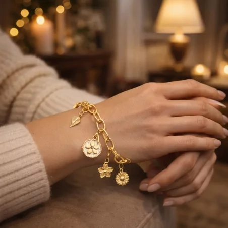 Bracelet breloques trèfle et fleurs