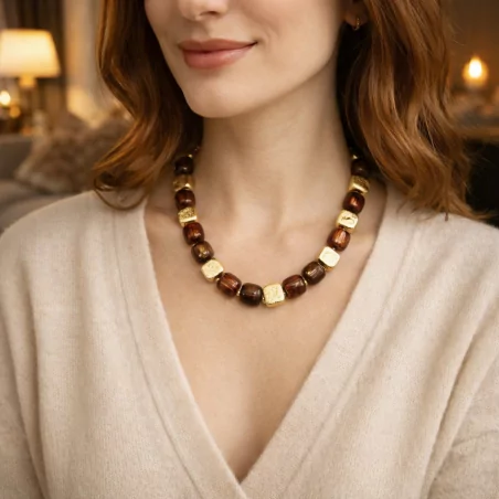 Collier cabochon résine et doré brossé