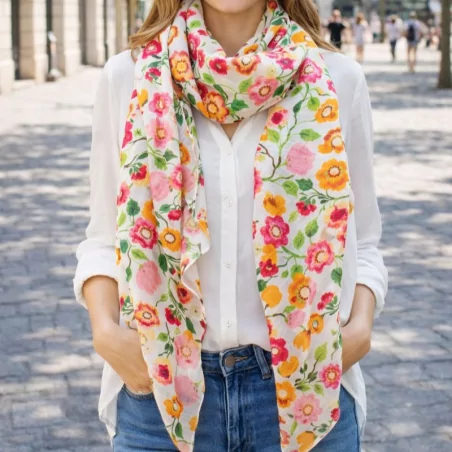 Echarpe tendance à motifs fleurs