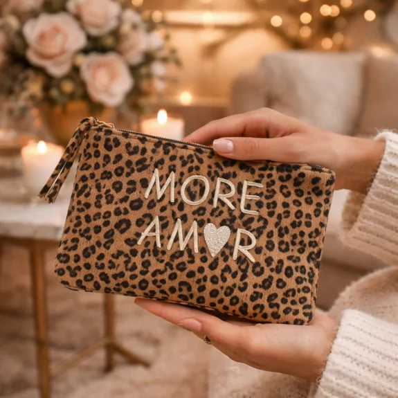 Pochette léopard message - MORE AMOR