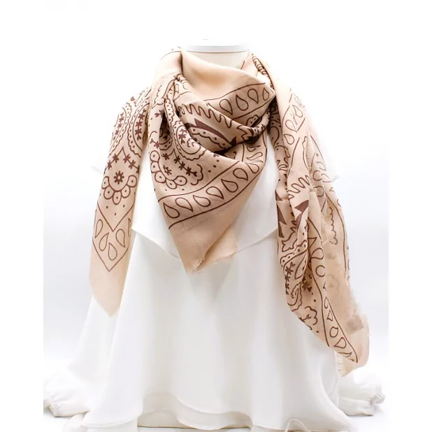 Écharpe carrée femme à motifs