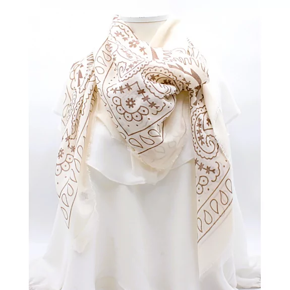 Écharpe carrée femme à motifs