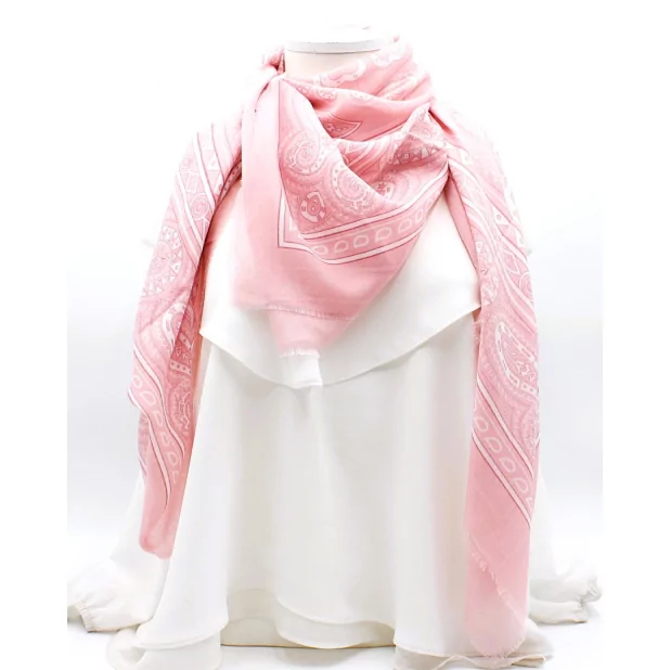 Écharpe carrée à motifs