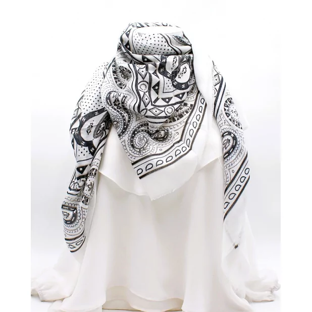 Écharpe carrée à motifs