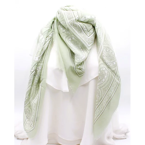 Écharpe carrée à motifs