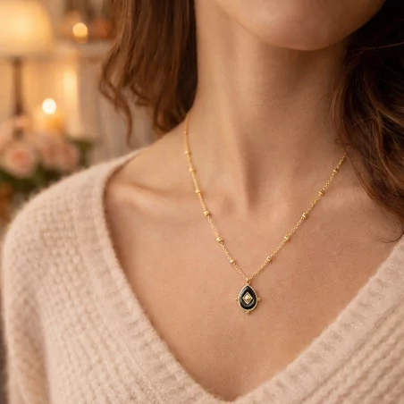 Collier tendance avec pampille goutte