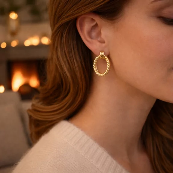Boucles d'oreilles dorées torsadées