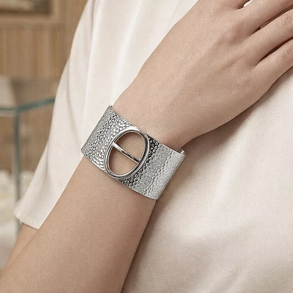 Bracelet manchette texturé en acier inoxydable
