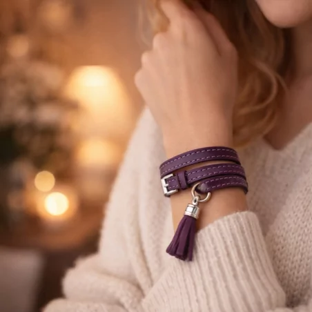 Bracelet en cuir de vachette avec breloque