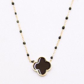 Collier tendance acier, perles et trèfle