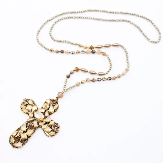 sautoir avec croix