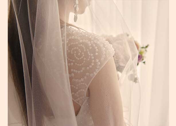 Découvrez les accessoires et bijoux tendances pour les mariages en 2023 avec votre grossiste