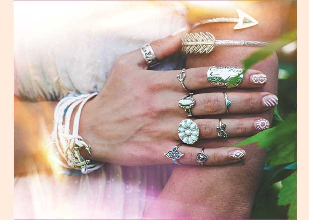 Cette saison signe le retour des bijoux argentés